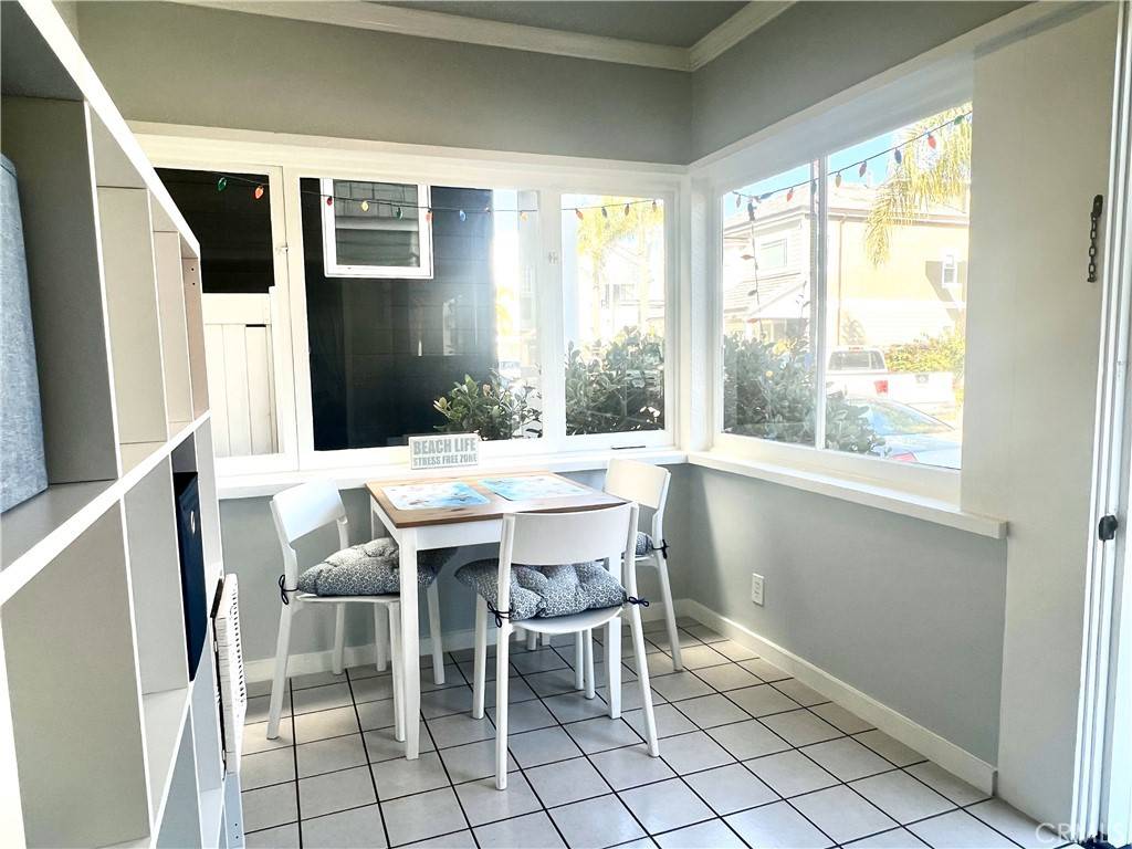 Newport Beach, CA 92661,419 E Bay AVE