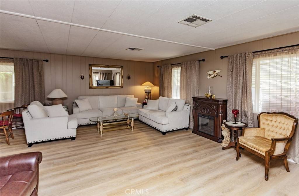 Westminster, CA 92683,15300 MAGNOLIA #100