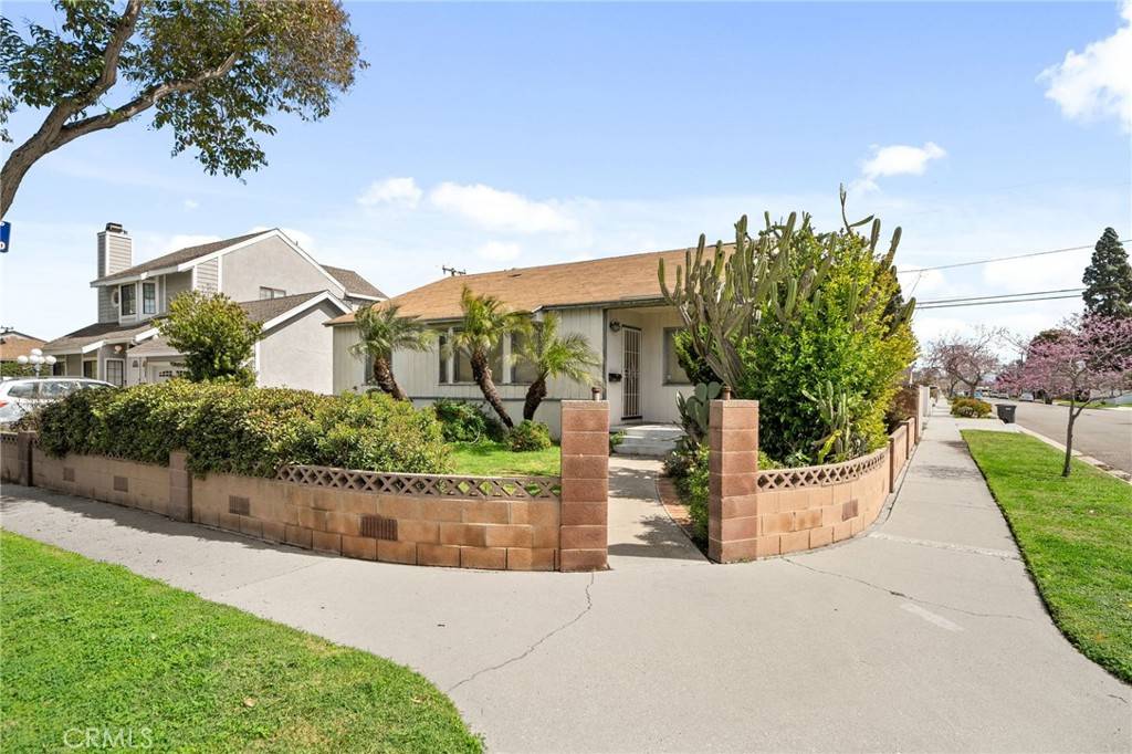 Lakewood, CA 90713,4302 Iroquois