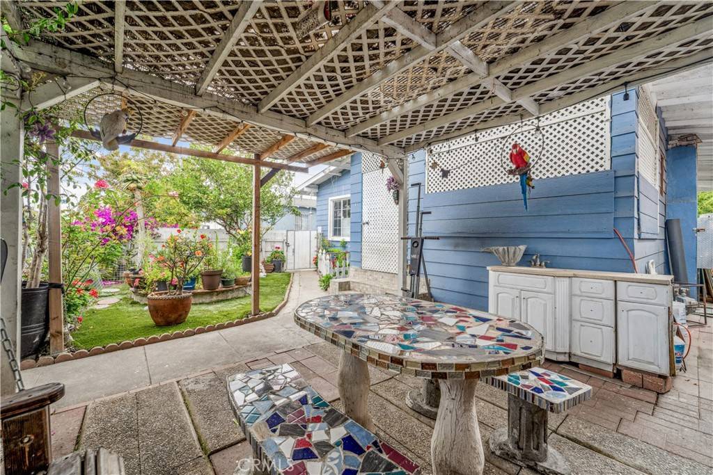 Los Angeles, CA 90044,6324 Denver AVE