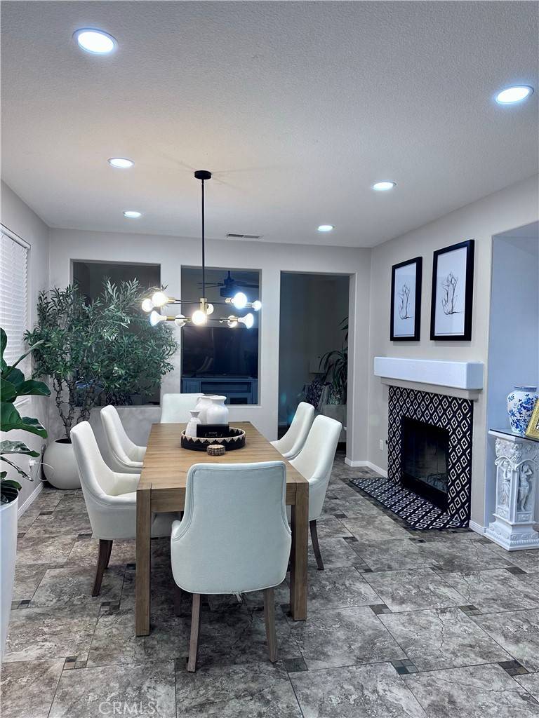 Lake Elsinore, CA 92530,3273 Date CT