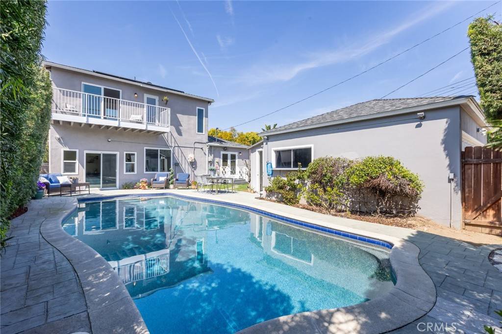 Long Beach, CA 90807,3826 Cedar AVE