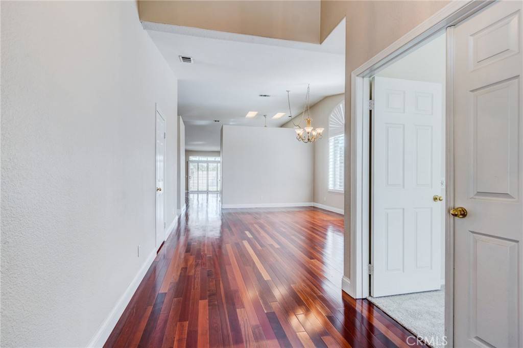 Corona, CA 92881,1065 Apple Blossom LN