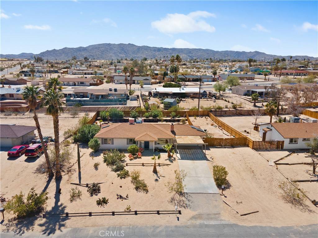 29 Palms, CA 92277,73855 White Sands DR