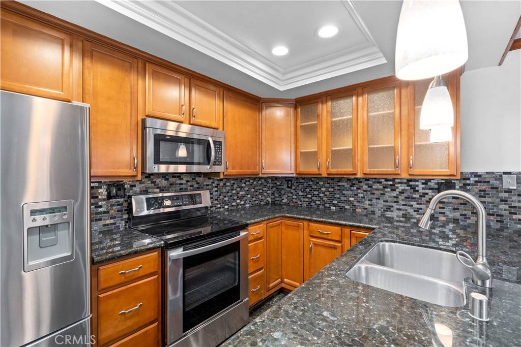 Irvine, CA 92618,7201 Apricot DR #7201