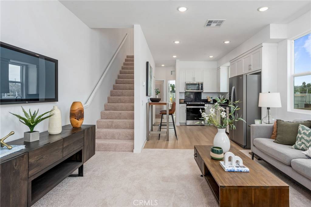 Colton, CA 92324,1182 Santo Antonio DR