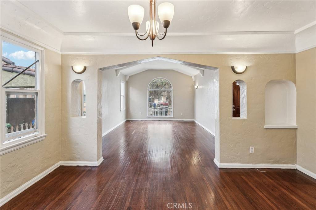 Los Angeles, CA 90061,124 W 110th ST