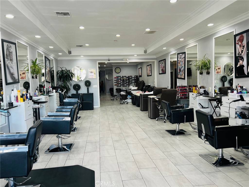 Tustin, CA 92780,528 E 1 st ST #A