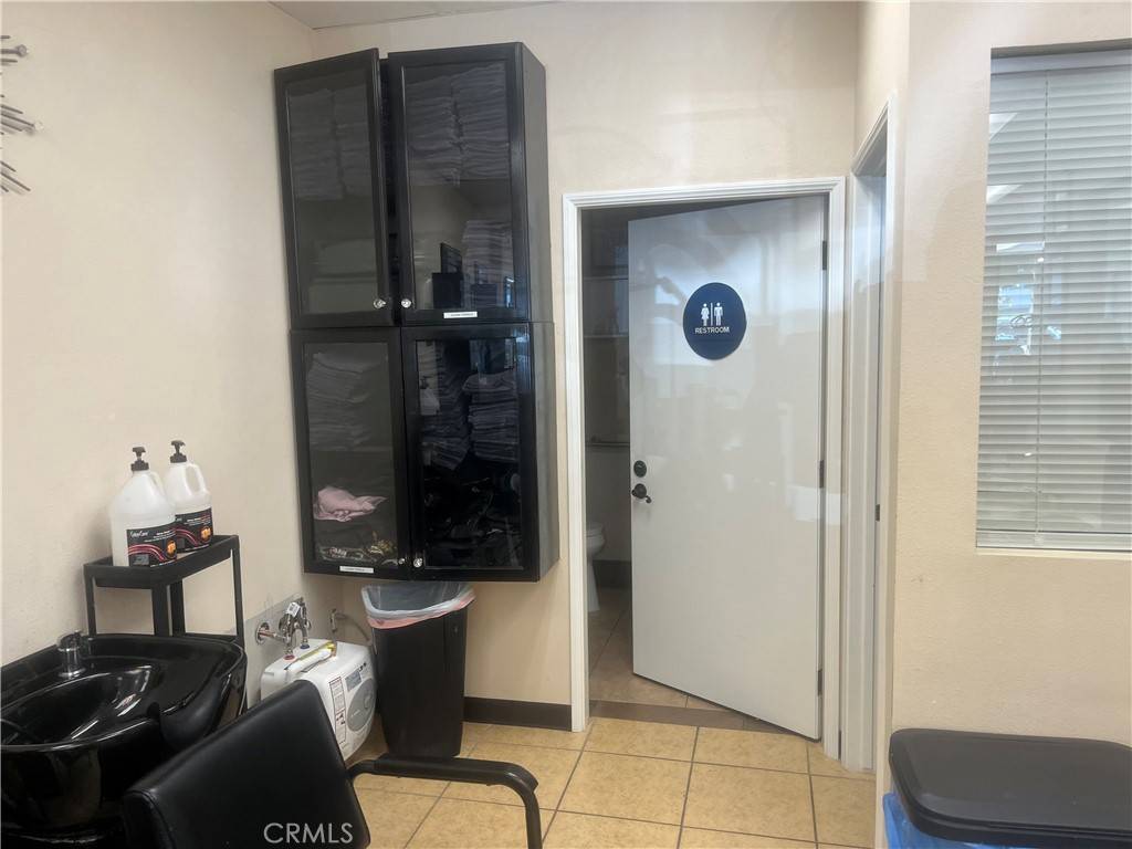 Orange, CA 92868,376 S Main ST
