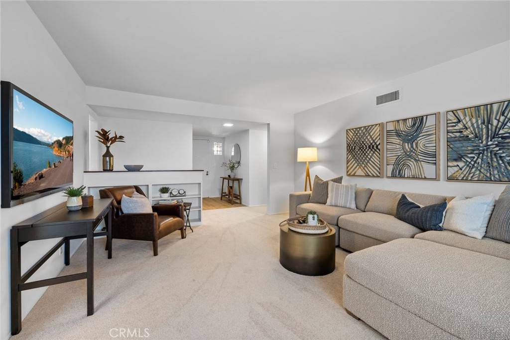 338 E Desford Carson, CA 90745