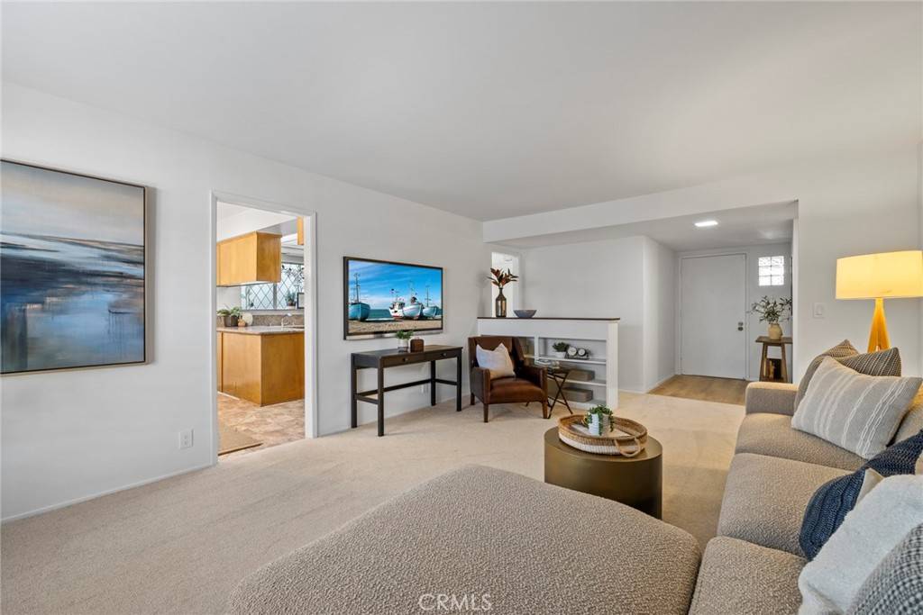 Carson, CA 90745,338 E Desford