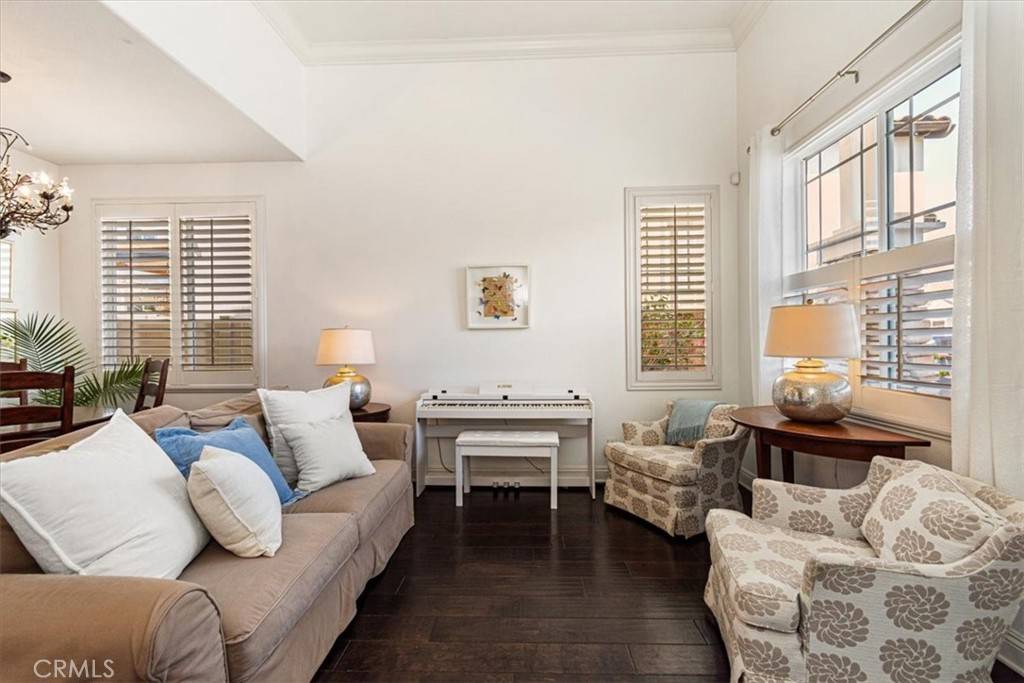 Huntington Beach, CA 92649,5386 Rosecrest DR