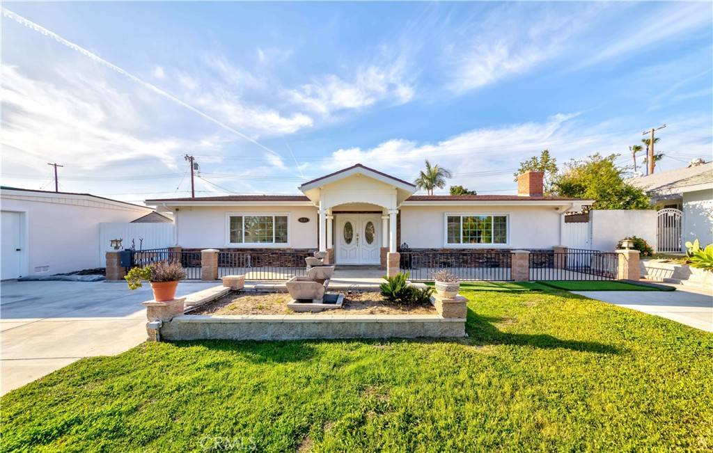 Buena Park, CA 90621,8371 Fox Hills AVE