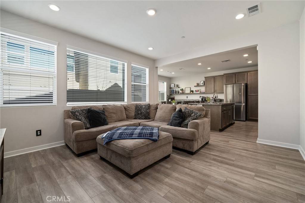 Corona, CA 92883,4237 Adishian WAY #103