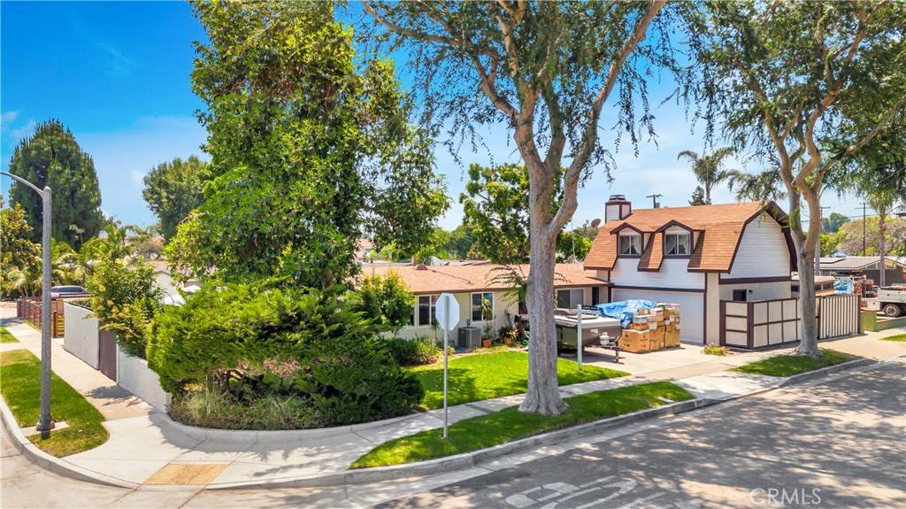 Fullerton, CA 92832,240 W Elm AVE