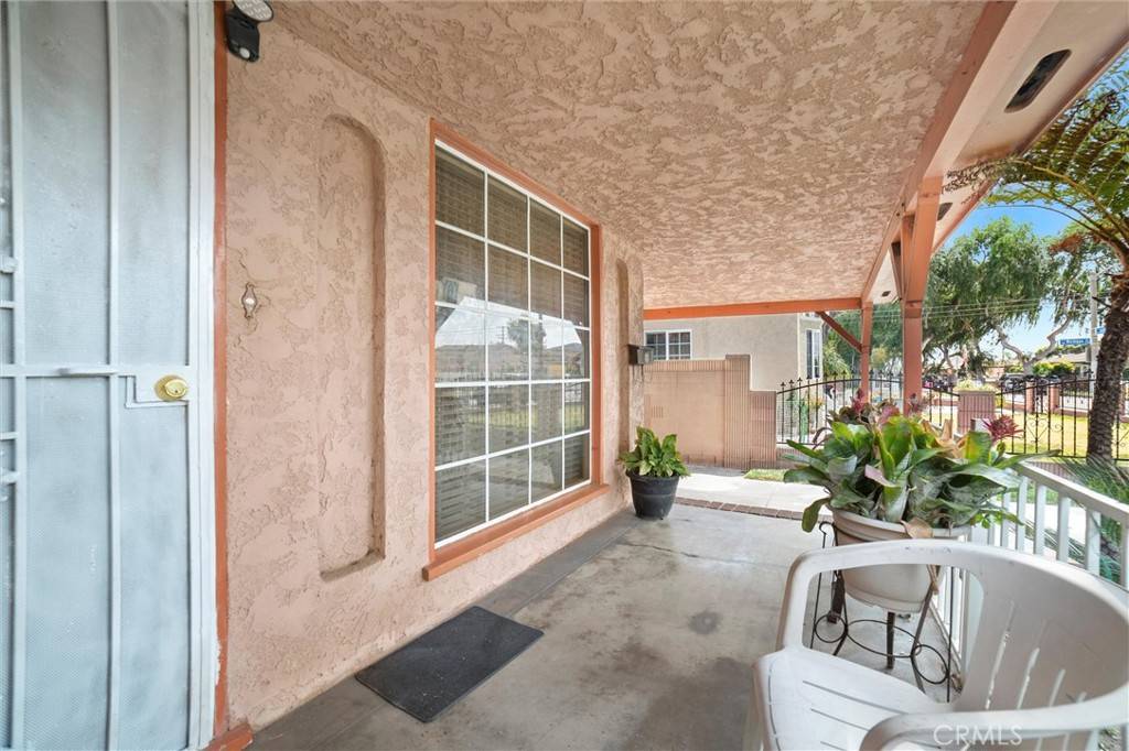 South Gate, CA 90280,10128 Jackson AVE