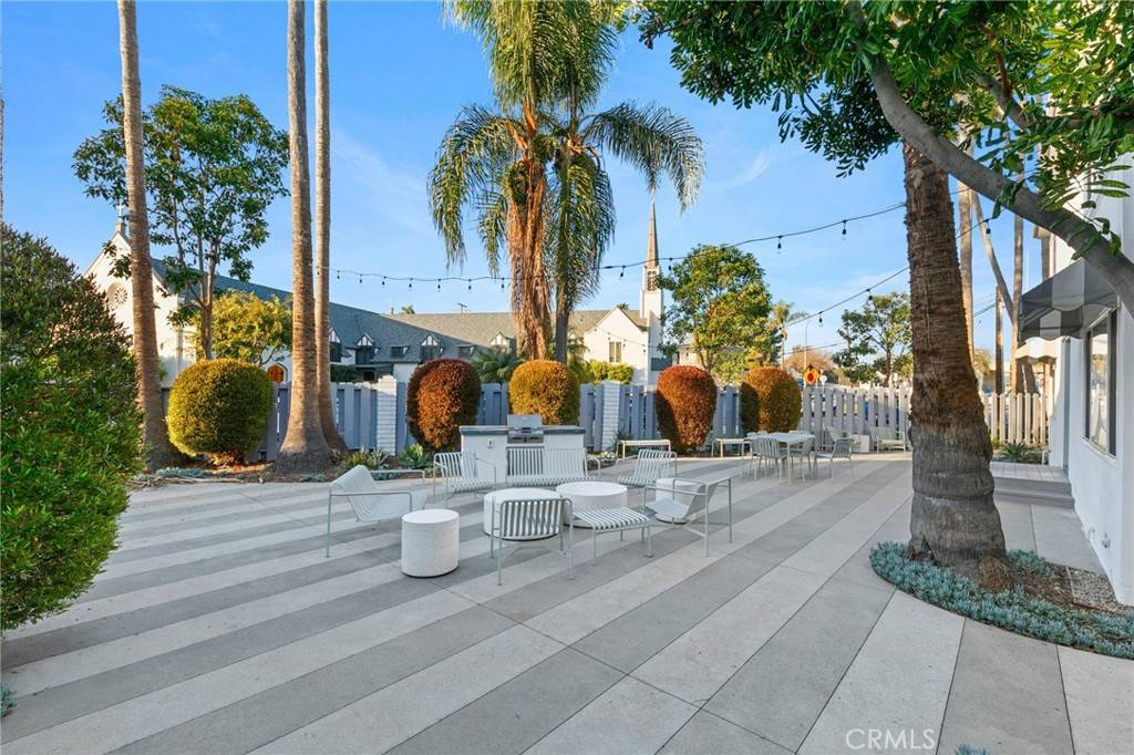 Long Beach, CA 90803,5120 E Livingston DR