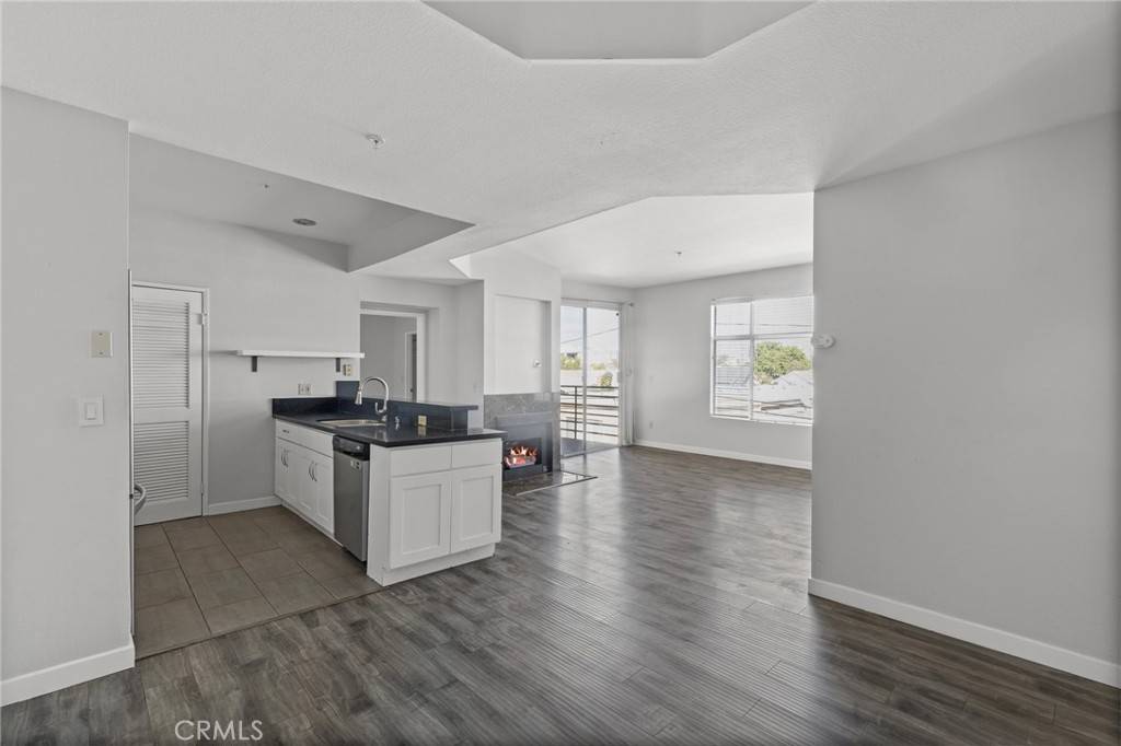 Long Beach, CA 90802,640 W 4th ST #304
