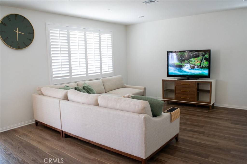 Redlands, CA 92374,1669 Gold Medal LN