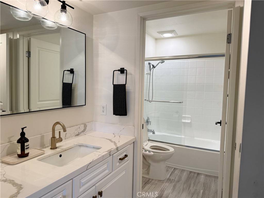 Los Angeles, CA 90046,7320 Hawthorn Avenue #112
