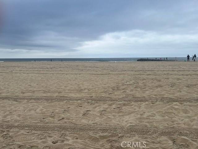 Newport Beach, CA 92663,2710 W Oceanfront