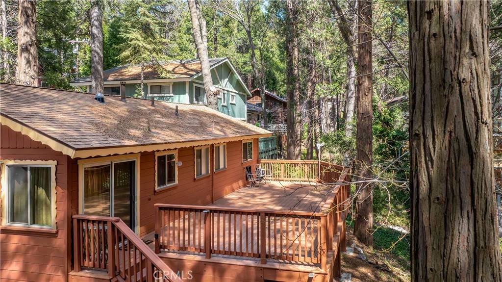 Crestline, CA 92325,926 Berne DR