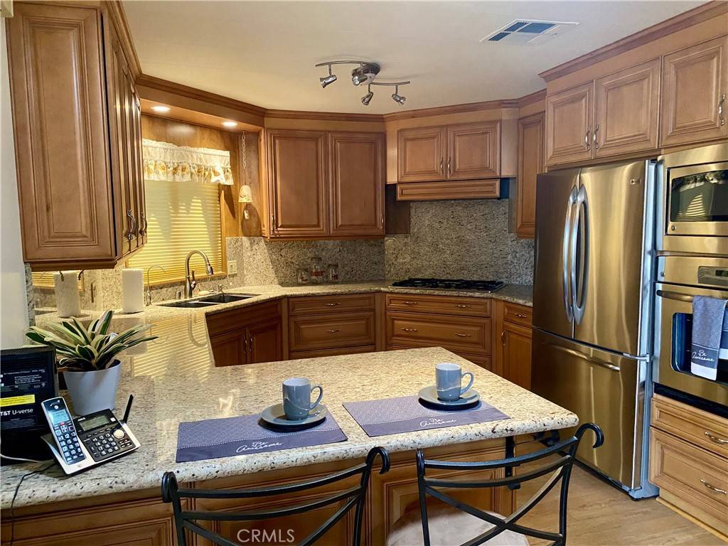 Placentia, CA 92870,210 Lakepark DR