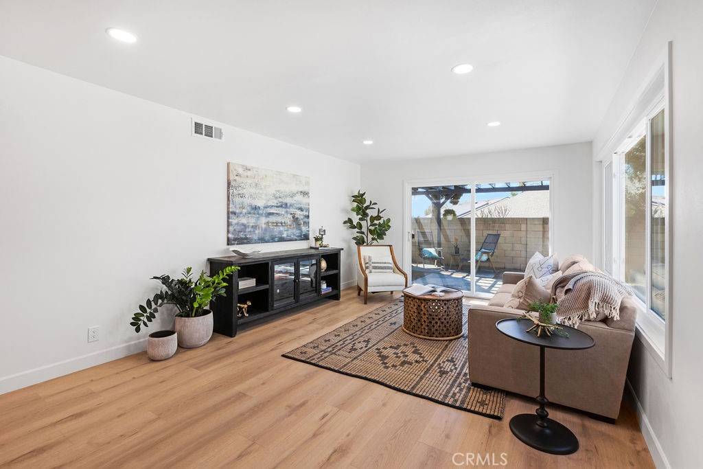 Placentia, CA 92870,1001 N Van Buren ST