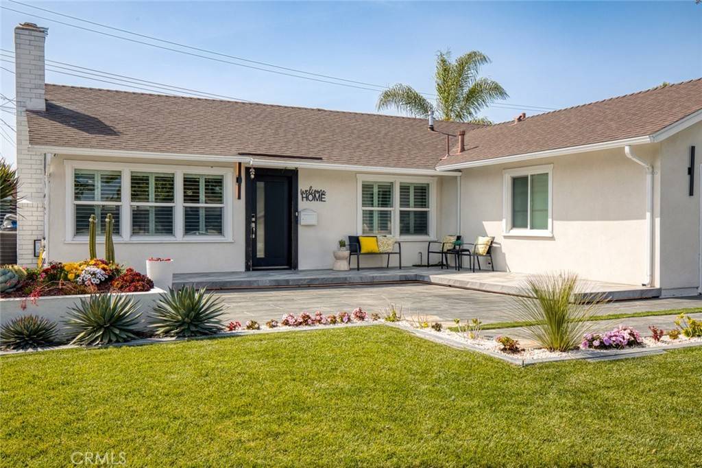 Huntington Beach, CA 92647,15461 Victoria LN