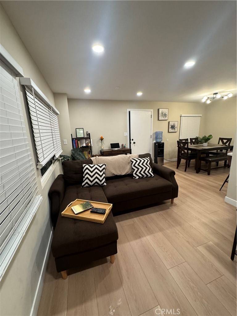 Stanton, CA 90680,10550 Western Ave #102