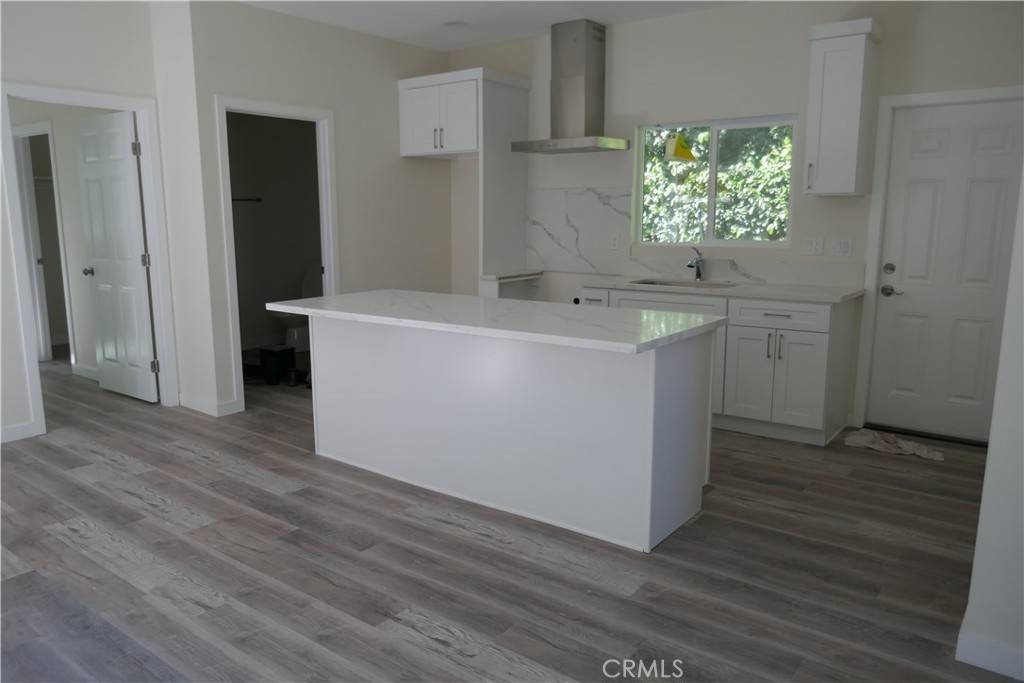 Santa Ana, CA 92704,1801 W Garry AVE #2