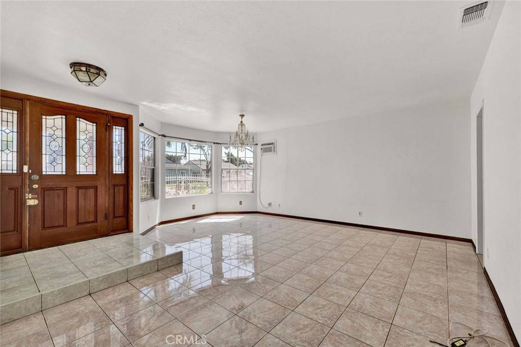 Norwalk, CA 90650,14019 Dalwood AVE