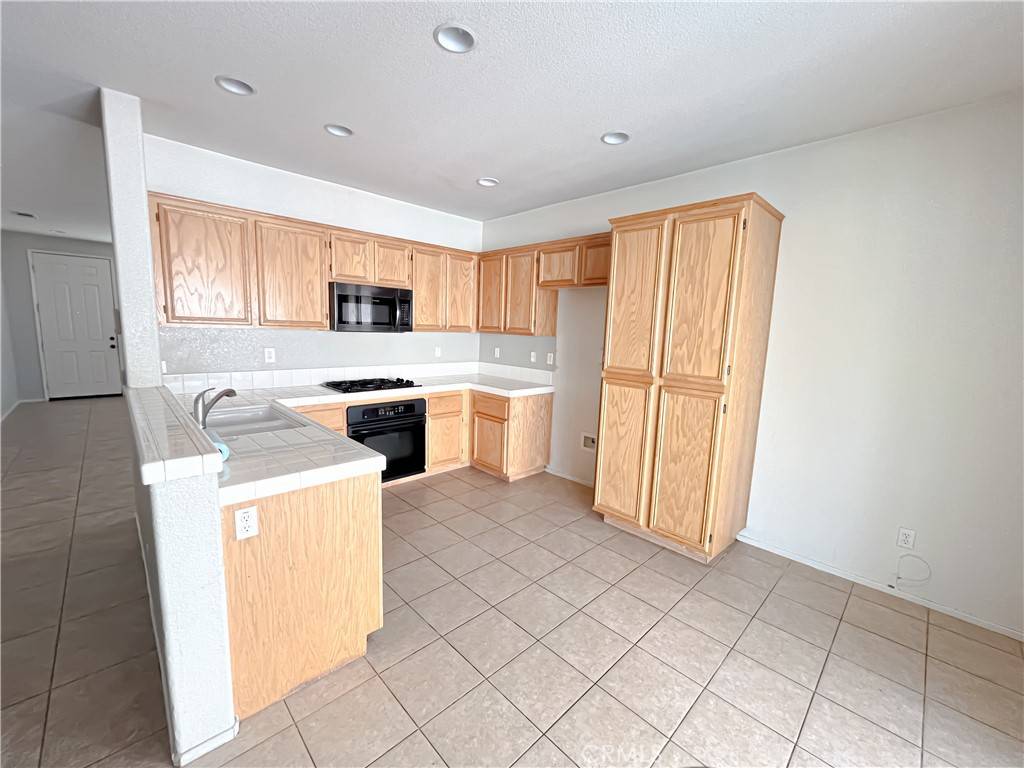 Victorville, CA 92392,13555 Thunderbird PL
