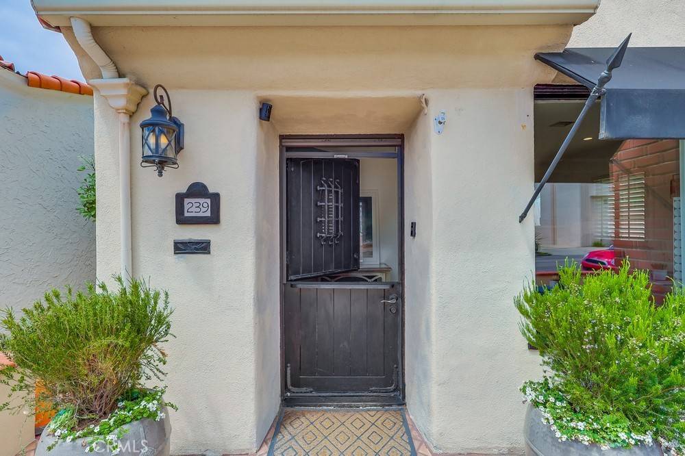Long Beach, CA 90803,239 Granada Ave