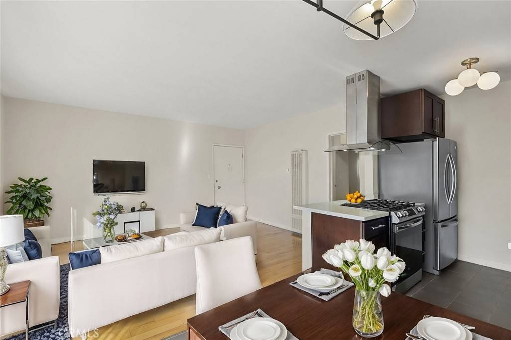 Santa Monica, CA 90404,1950 Cloverfield BLVD #10