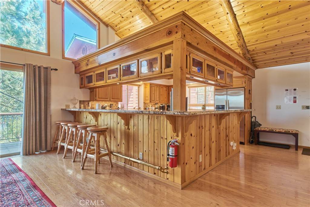 Big Bear Lake, CA 92315,43669 Wolf RD