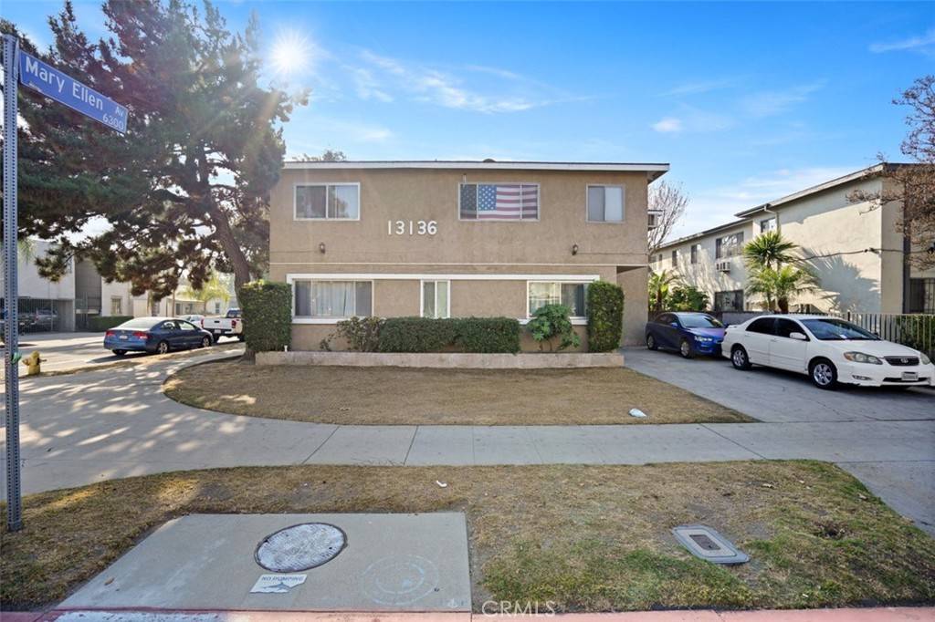 Van Nuys, CA 91401,13136 Victory BLVD