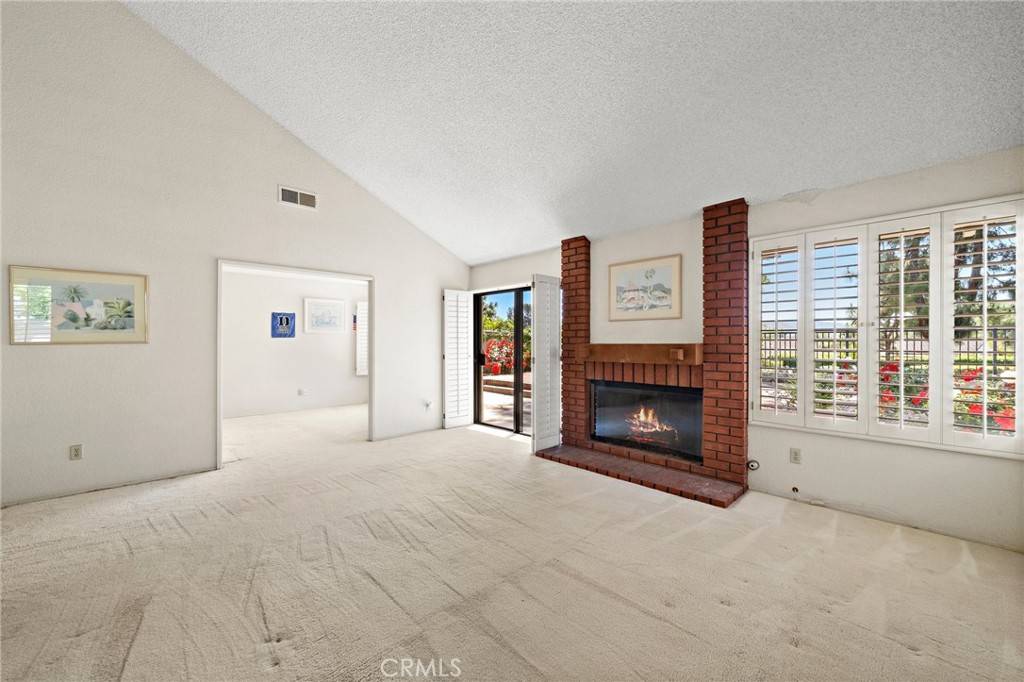 Irvine, CA 92603,31 Hillgrass