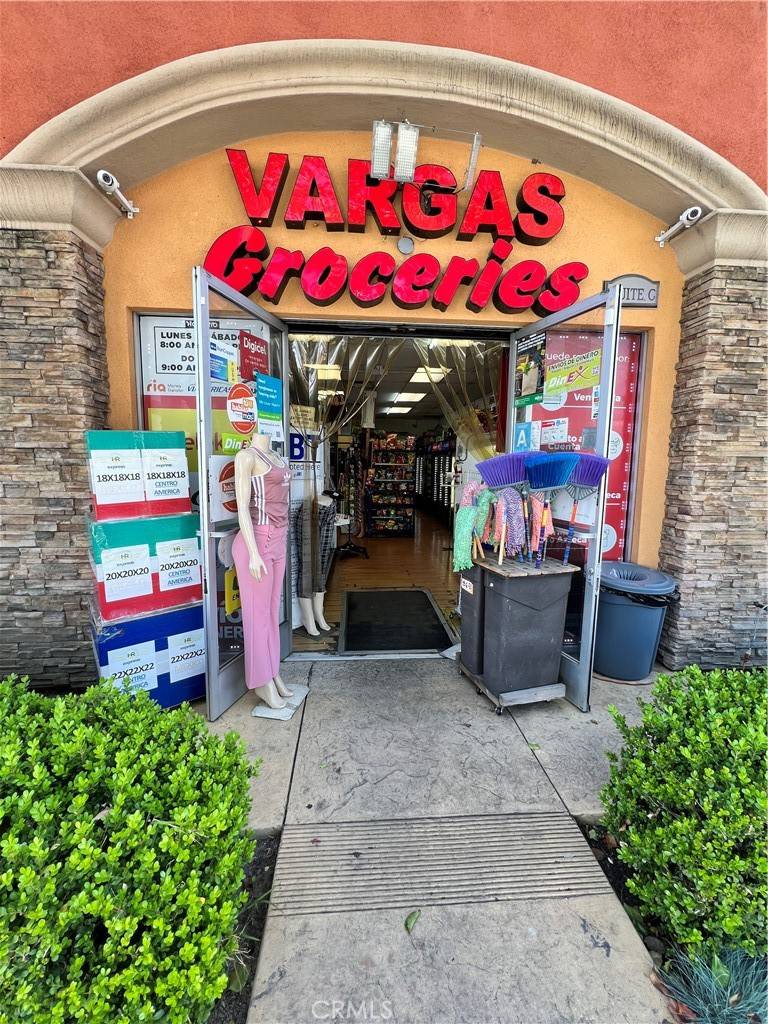 Bell Gardens, CA 90201,6048 Florence AVE #C