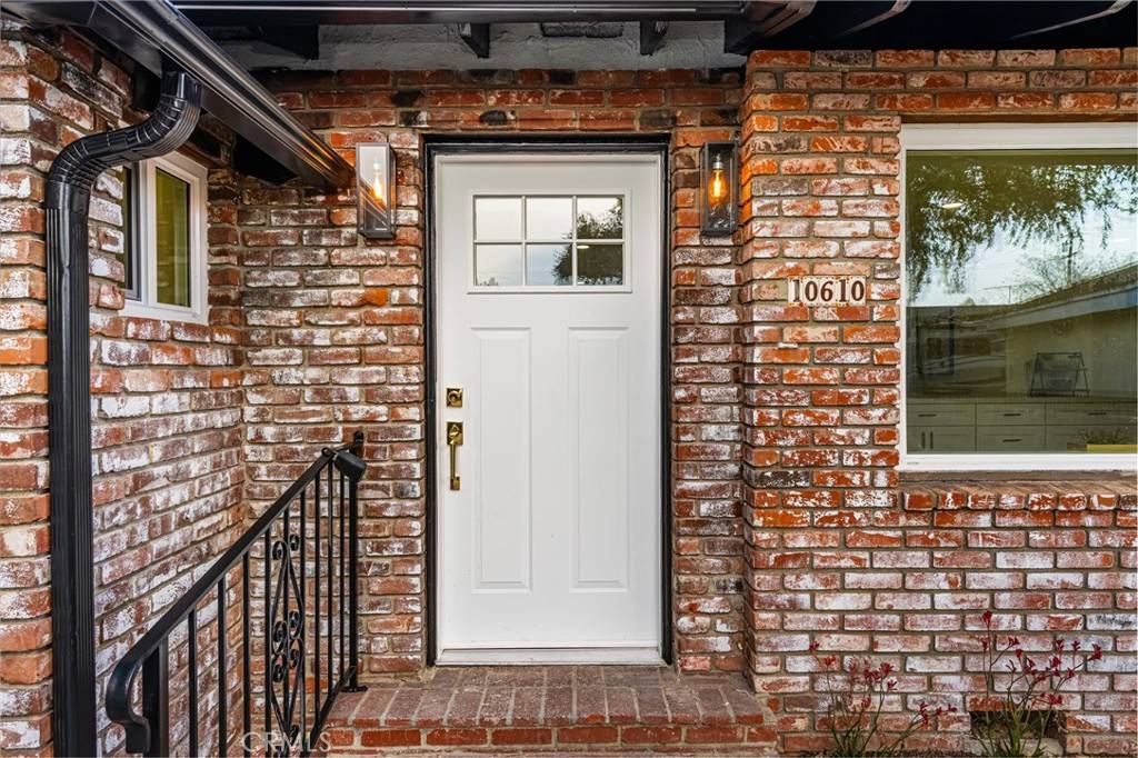 Bellflower, CA 90706,10610 Borwick ST