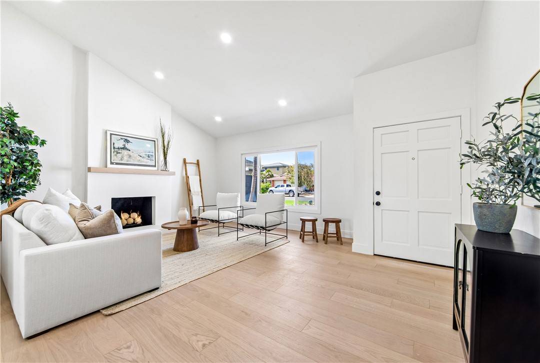 Seal Beach, CA 90740,3790 Wisteria ST