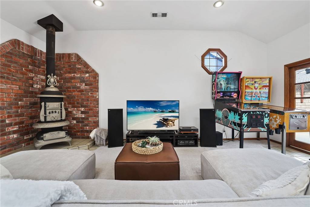 6734 E Huntdale ST Long Beach, CA 90808