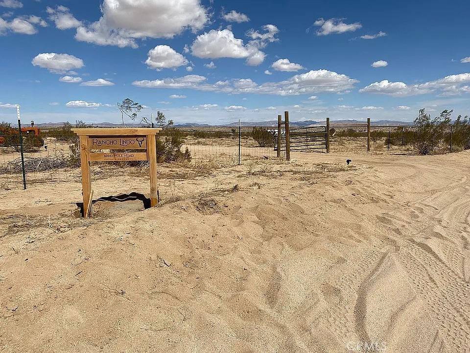 Landers, CA 92285,62840 Pole Road