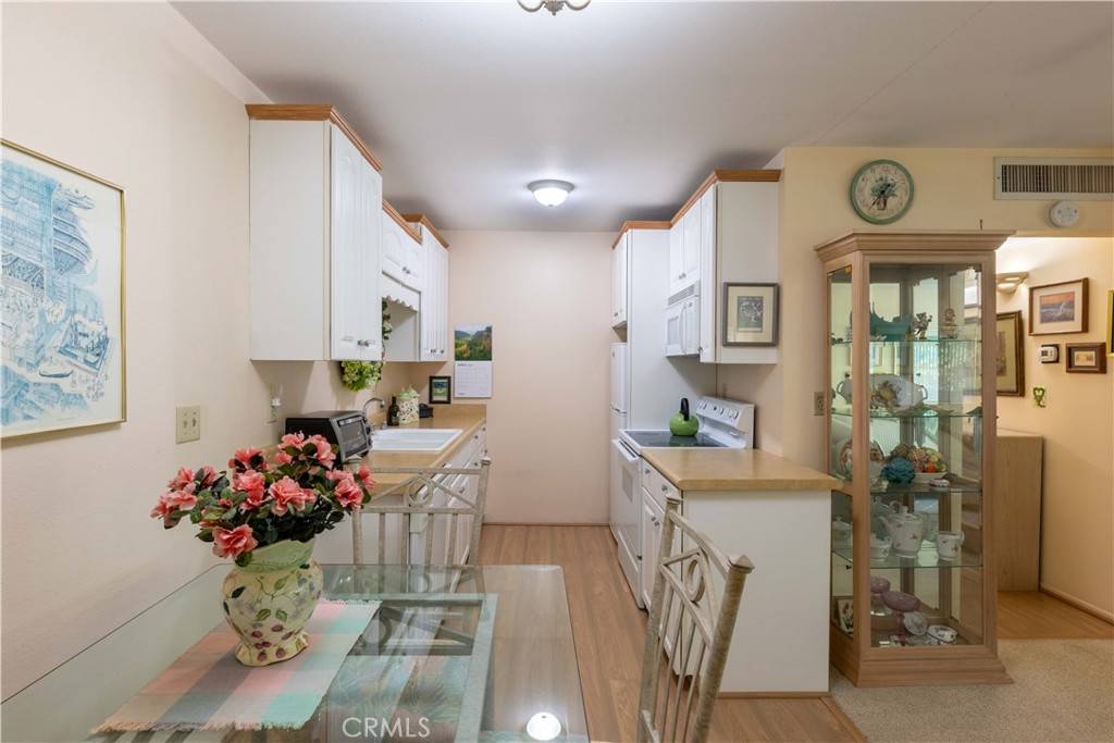 Long Beach, CA 90814,424 N Bellflower BLVD #319