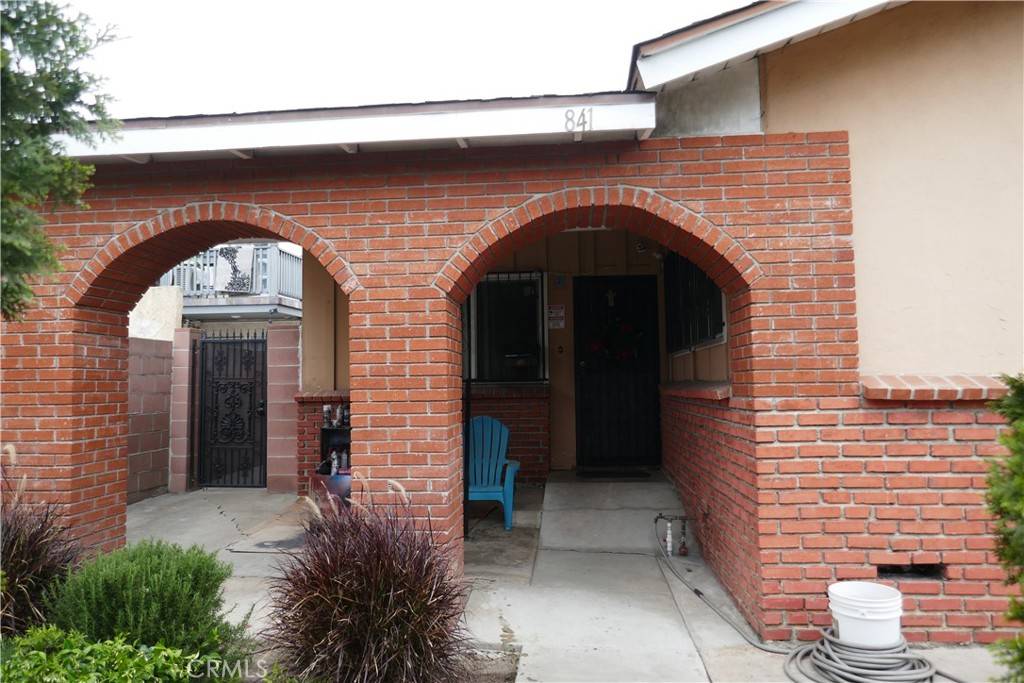 Santa Ana, CA 92707,841 E Mcfadden AVE