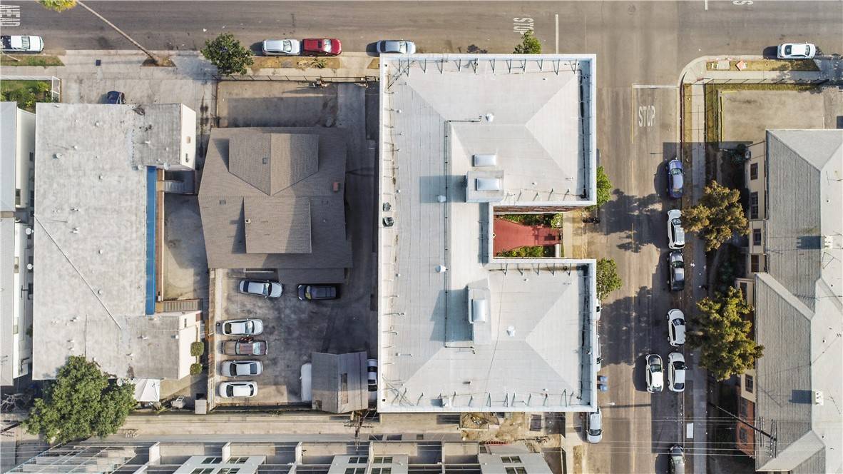 Los Angeles, CA 90005,863 S St Andrews PL