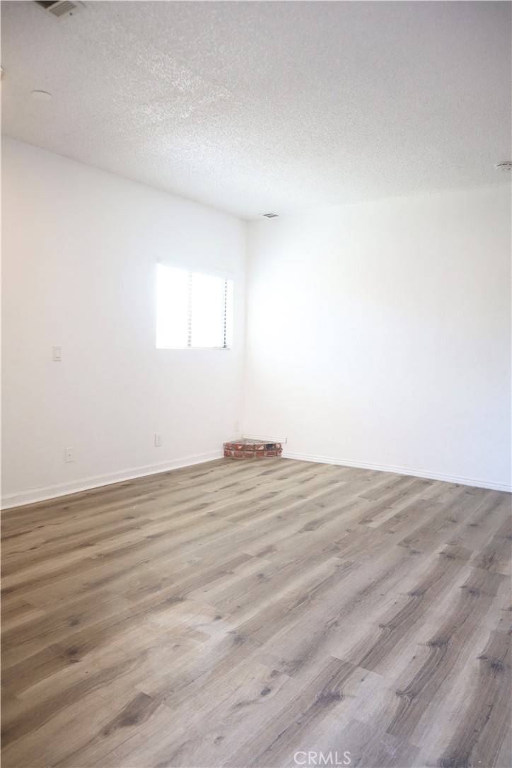 Lakewood, CA 90715,11728 Massinger ST