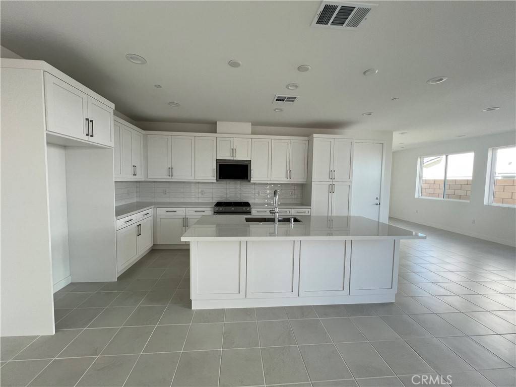 Palm Desert, CA 92211,75261 Buckley