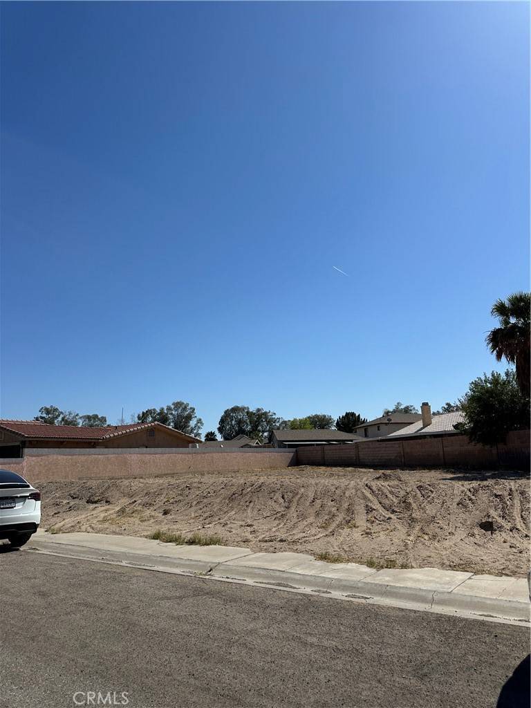 Needles, CA 92363,833 Beach DR