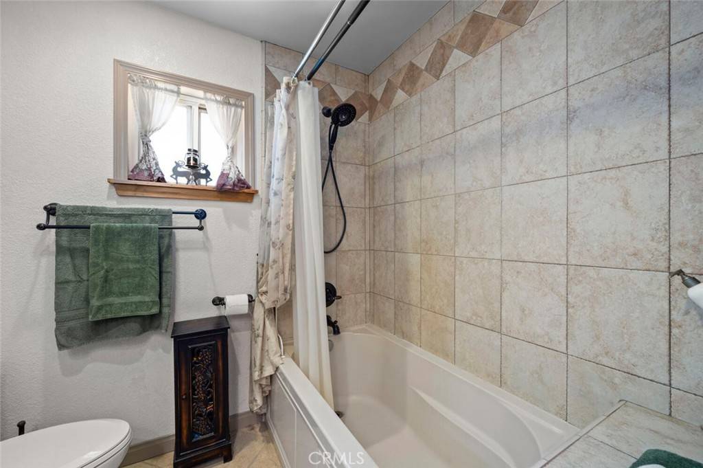 10392 Oakhaven DR Stanton, CA 90680